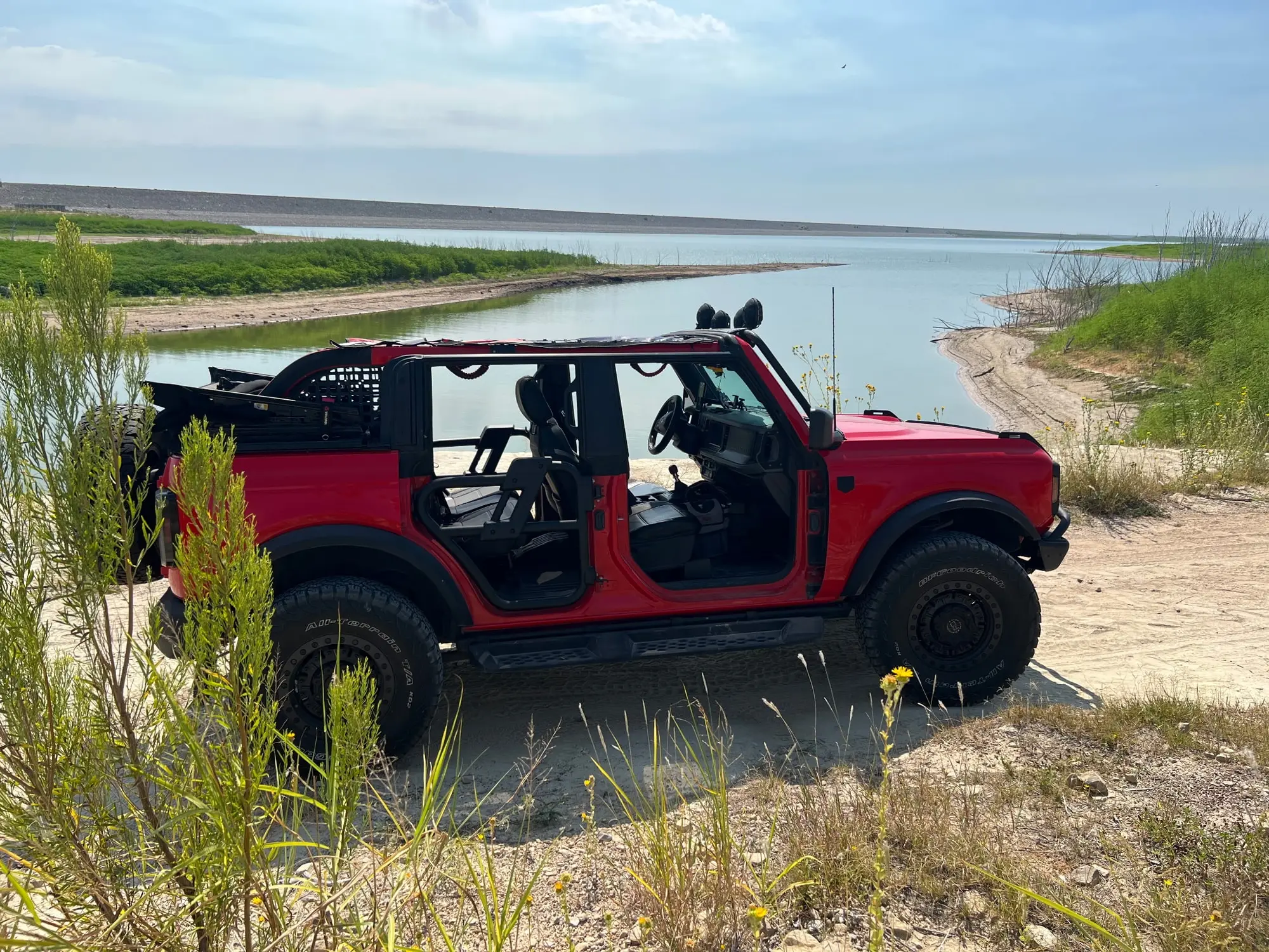 Il Bronco in riva al lago